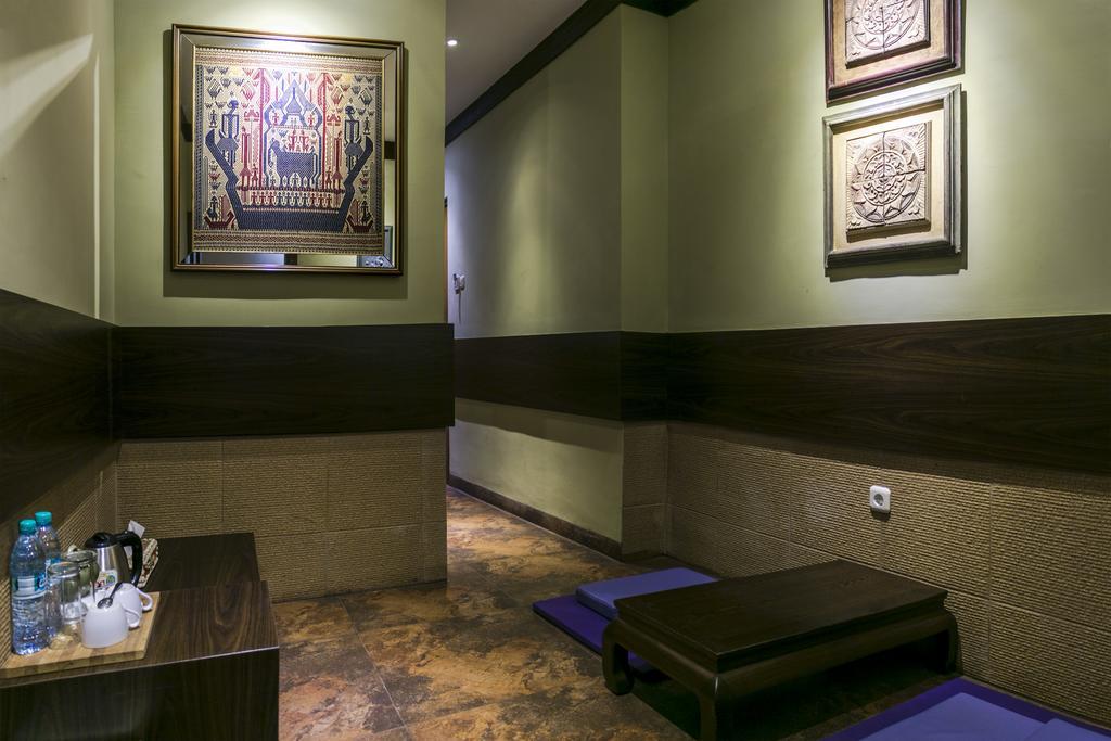 Dhanesvara Holistic Unique Homestay Wonotjolo Εξωτερικό φωτογραφία