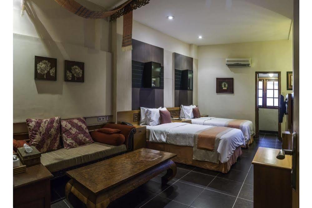 Dhanesvara Holistic Unique Homestay Wonotjolo Εξωτερικό φωτογραφία