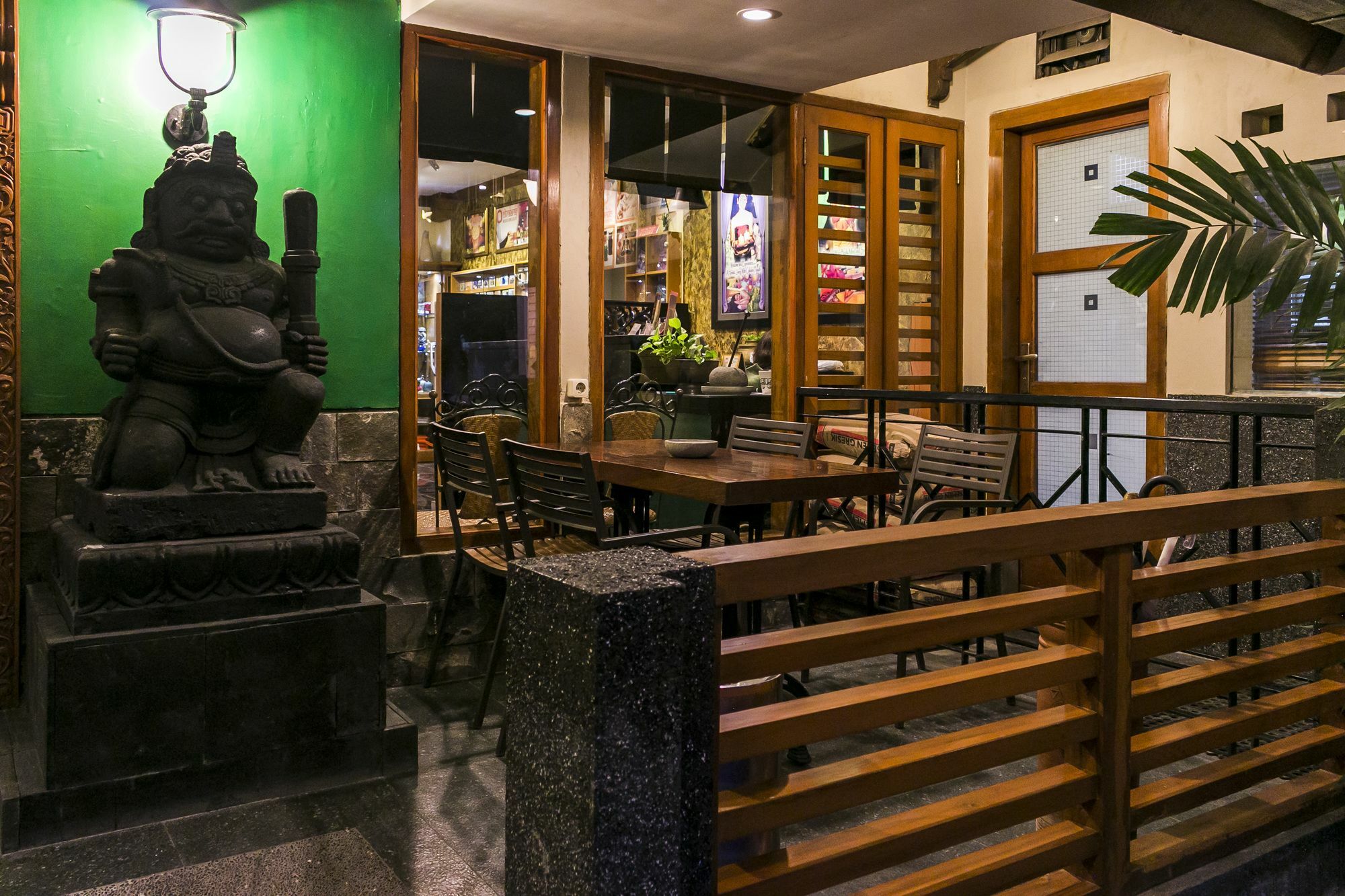 Dhanesvara Holistic Unique Homestay Wonotjolo Εξωτερικό φωτογραφία